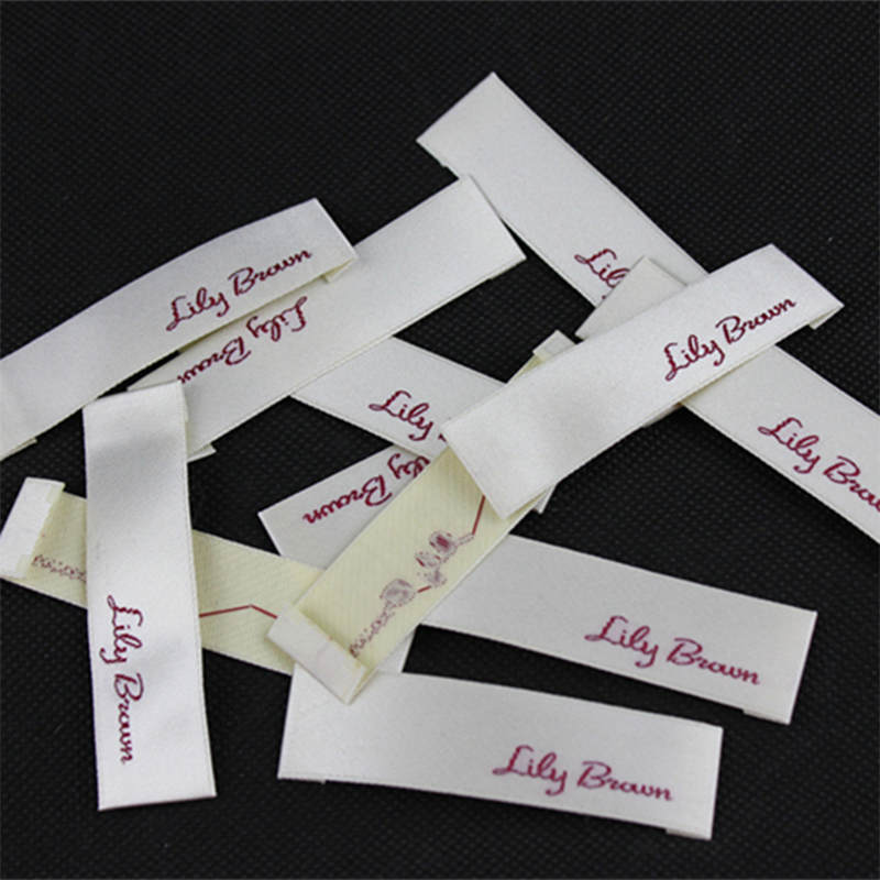 全自動(dòng)商標(biāo)剪折機(jī)HD-1407 全自動(dòng)商標(biāo)剪折機(jī)HD-1407