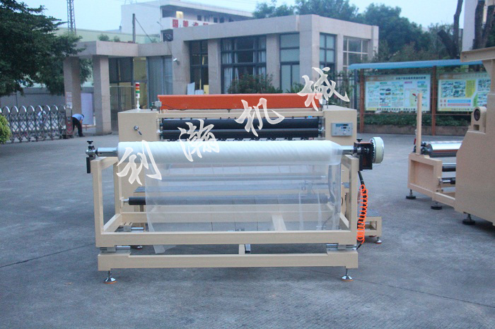 全自動<a href='http://www.aolans.com/xingyezixun/698.html' target='1' style='font-size:14px; font-weight:bold; color:#ff0000;'>超聲波<a href='http://www.aolans.com/xingyezixun/748.html' target='1' style='font-size:14px; font-weight:bold; color:#ff0000;'>裥棉機</a></a>正面